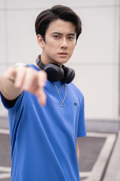 Áo thun Regular thêu Logo