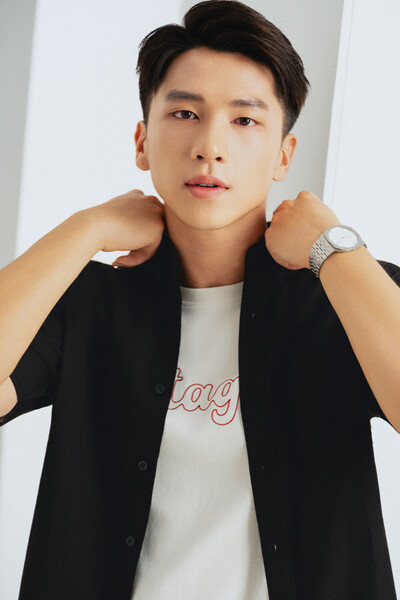 Áo thun Regular Supima in chữ