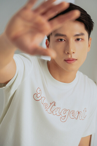 Áo thun Regular Supima in chữ