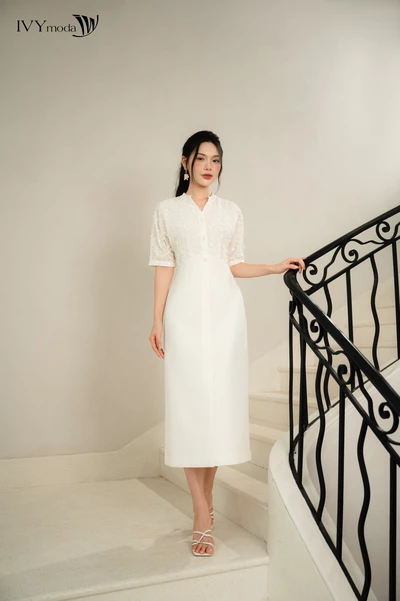 Ivory Bloom Dress – Đầm midi cổ chữ V phối ren