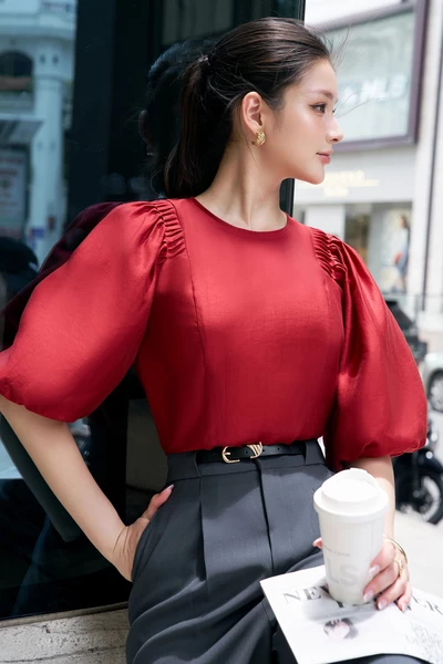 Elegant Silk Blouse - Áo sơ mi tay lỡ