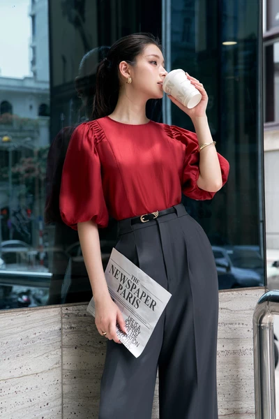 Elegant Silk Blouse - Áo sơ mi tay lỡ