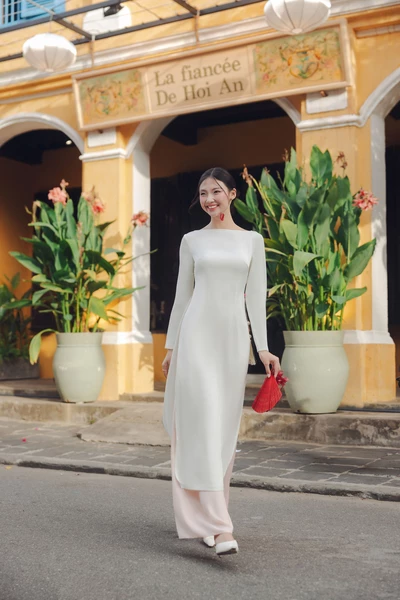 Áo dài Bạch Nguyệt