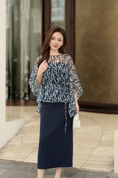 Áo kiểu họa tiết Print Cape