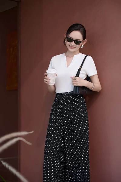 Quần lụa chấm bi Retro