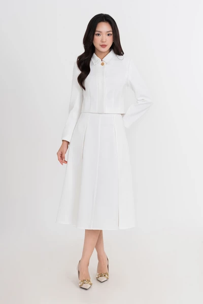 Áo khoác cổ đức White Cropped