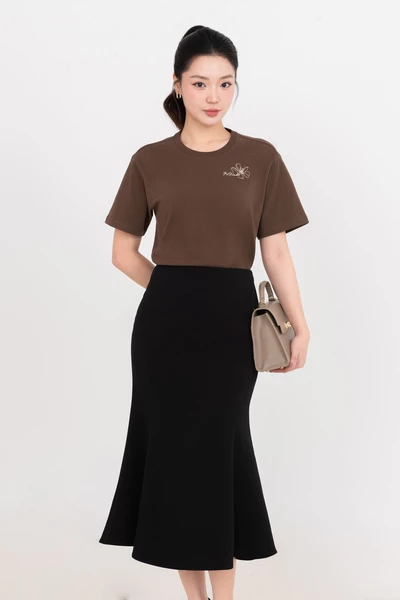 Áo thun thêu hoa Minimal Bloom