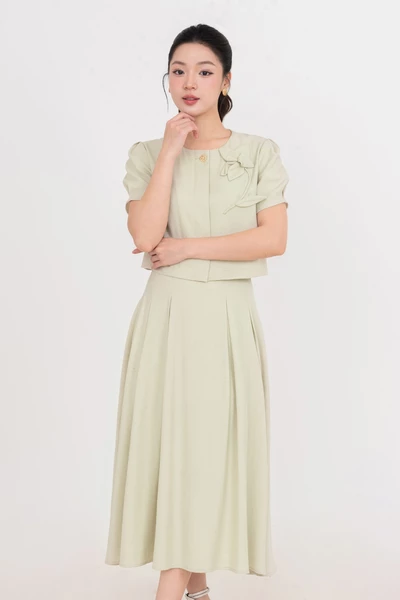 Áo Croptop đính hoa vai