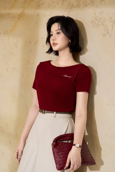 Áo thun ôm cổ kiểu
